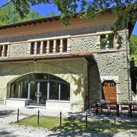 Villa Luxurious In Pistoia With Jacuzzi And Pool Campo Tizzoro